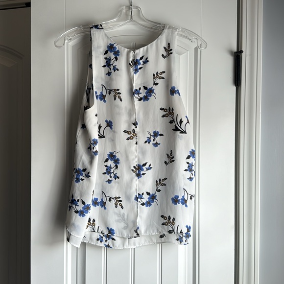 Ann Taylor Factory White Floral Flowy Top - Picture 3 of 6